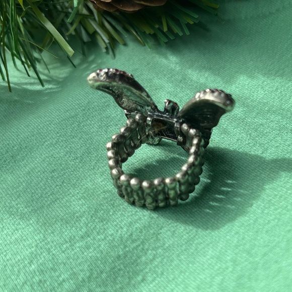 Vintage Purple Enamel Butterfly Stretch Ring • Antiqued Silver Tone - Picture 3 of 4